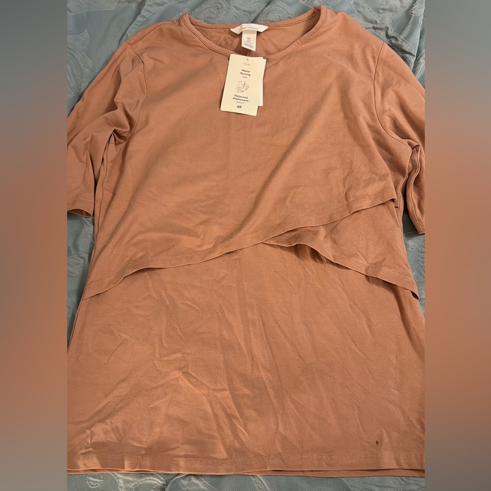 BNWT H&M Maternity nursing shirt